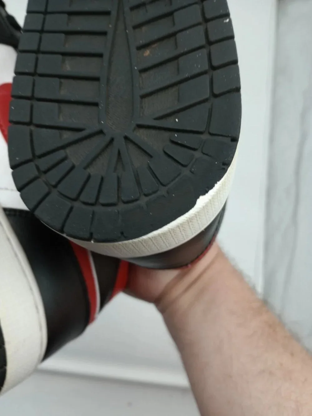 Air Jordan 1 Mid Shoes Mens Size 13 Bred Toe 554724-079 Nike Basketball Sneaker